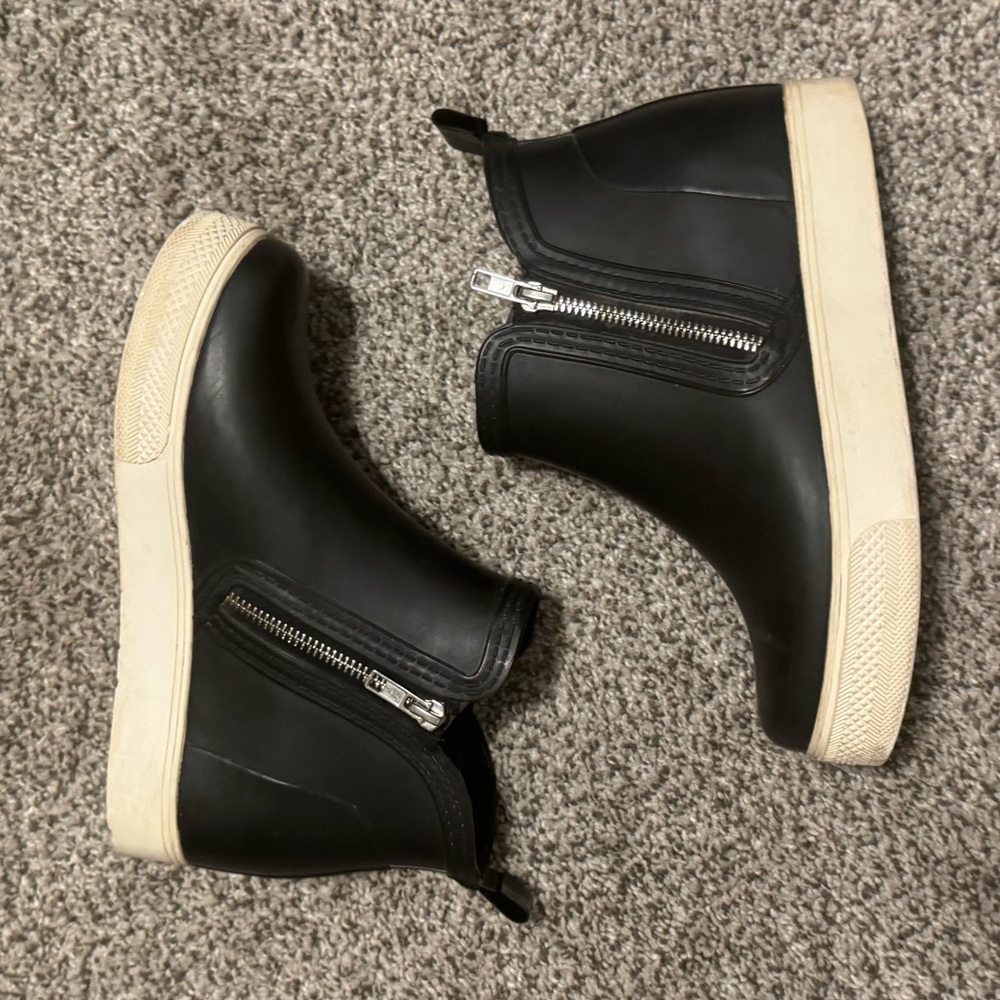 Steve Madden Black and White High-Top Sneakers
